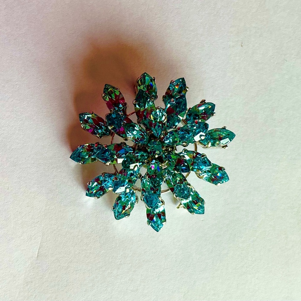 Vintage Domes Blue Crystal / Rhinestone Flower Brooch